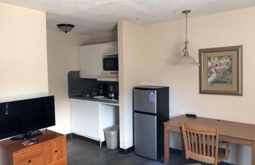 Southside Hotel | Motel 6-Jacksonville, FL - South