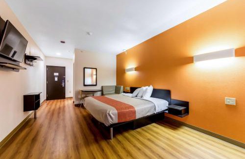 Pleasanton Hotel | Motel 6-Jourdanton, TX