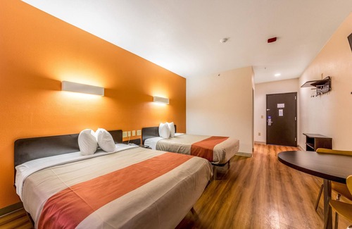 Pleasanton Hotel | Motel 6 Jourdanton, TX