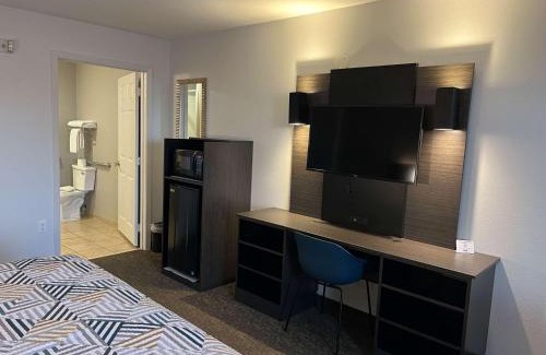 Junction Hotel | Motel 6 Junction, TX Llano River