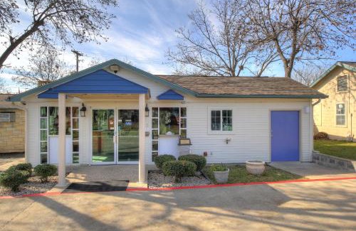 Kerrville Hotel | Motel 6-Kerrville, TX