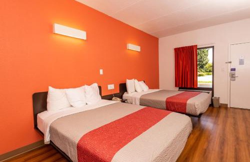 Tri-Cities Hotel | Motel 6-Kingsport, TN