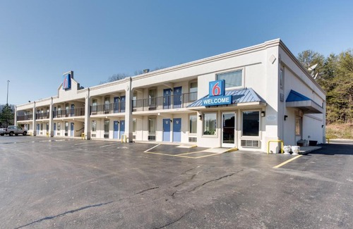 Kingston Hotel | Motel 6-Kingston, TN