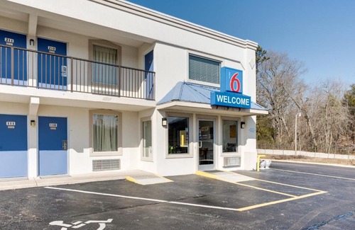Kingston Hotel | Motel 6-Kingston, TN