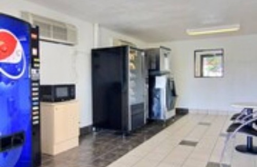 Kingsville Hotel | Motel 6 Kingsville, TX