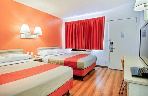 Kingsville Hotel | Motel 6 Kingsville, TX