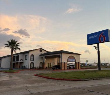 La Porte Hotel | Motel 6 La Porte, TX