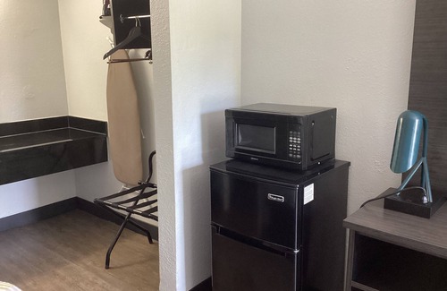 Lantana Hotel | Motel 6 Lantana, FL