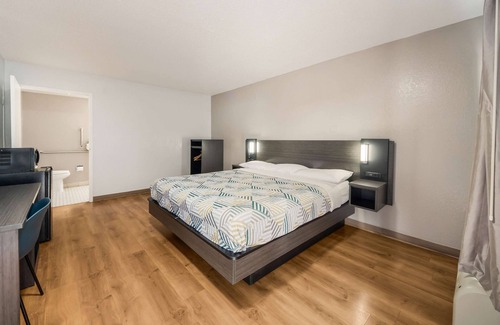 Bonanza Hotel | Motel 6 Laredo, TX - North I-35