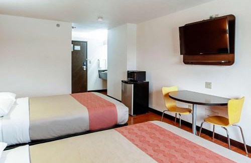 Lebanon Hotel | Motel 6-Lebanon, IN