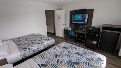 Leominster Hotel | Motel 6-Leominster, MA