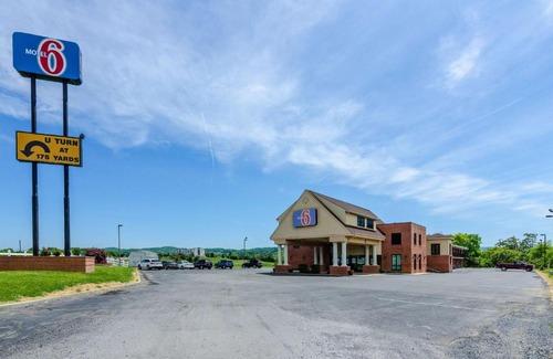 Lexington Hotel | Motel 6-Lexington, VA