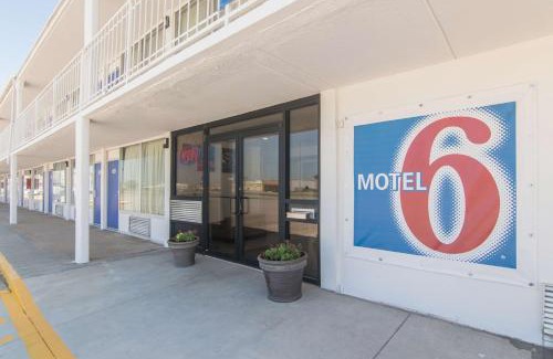 Liberal Hotel | Motel 6-Liberal, KS
