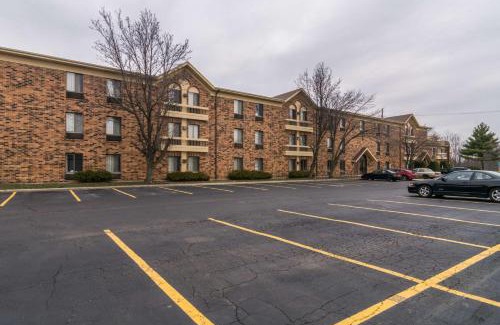 Libertyville Hotel | Motel 6-Libertyville, IL