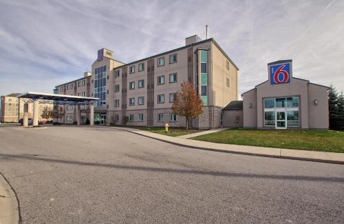 Westminster Hotel | Motel 6-London, ON - Ontario