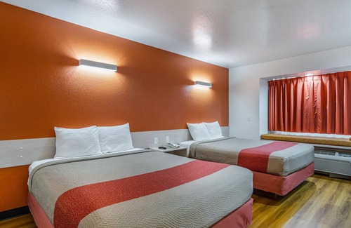 Krebs Hotel | Motel 6 McAlester, OK