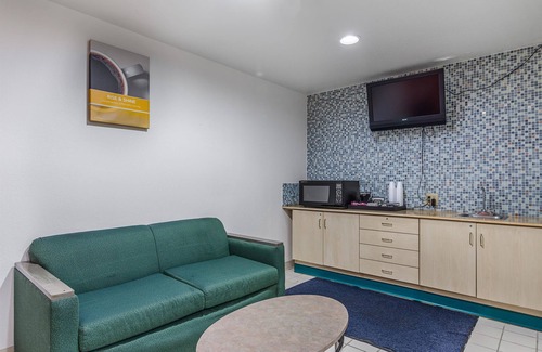 Krebs Hotel | Motel 6 McAlester, OK