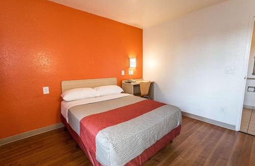 McAllen Hotel | Motel 6-Mcallen, TX