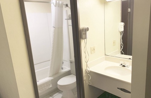 Blodgett Mills Hotel | Motel 6 McGraw, NY - Cortland
