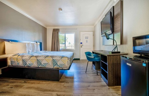 Sun City Hotel | Motel 6 Menifee, CA