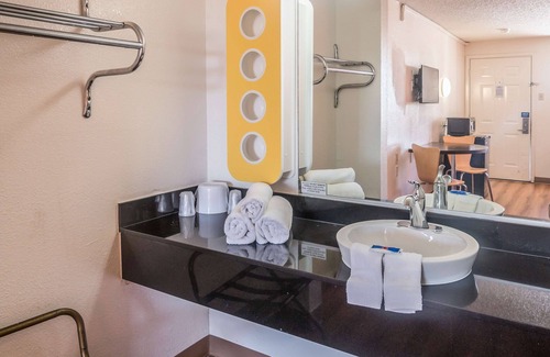 Mesquite Hotel | Motel 6 Mesquite, TX - Rodeo - Convention Ctr