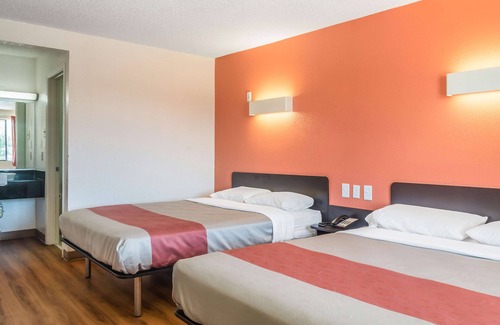 Mesquite Hotel | Motel 6 Mesquite, TX - Rodeo - Convention Ctr
