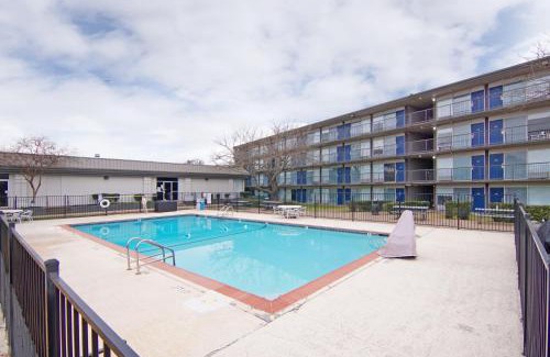 Mesquite Hotel | Motel 6 Mesquite, TX Town East