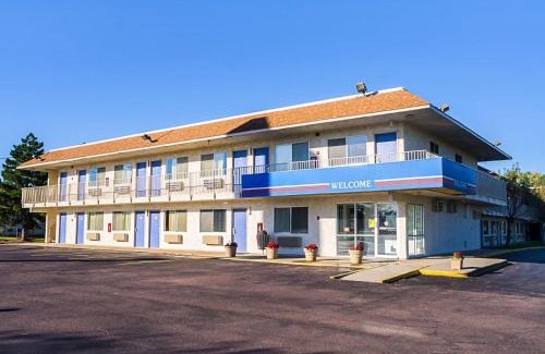 Mitchell Hotel | Motel 6-Mitchell, SD