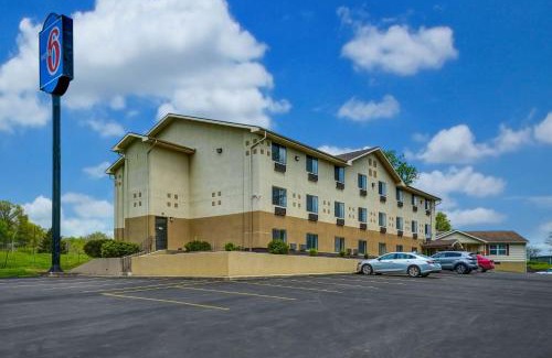 Williamsport Hotel | Motel 6-Montoursville, PA - Williamsport