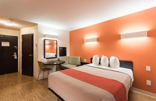 Moosomin Hotel | Motel 6-Moosomin, SK