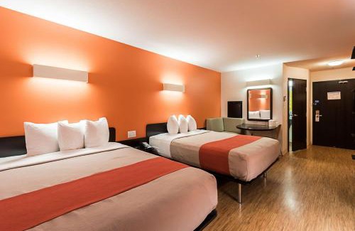 Moosomin Hotel | Motel 6-Moosomin, SK