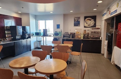 Moosomin Hotel | Motel 6 Moosomin, SK