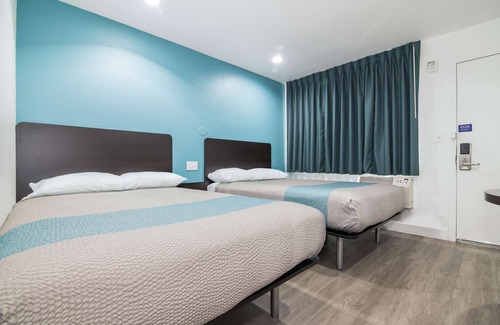 Moreno Valley Hotel | Motel 6 Moreno Valley, CA - Perris
