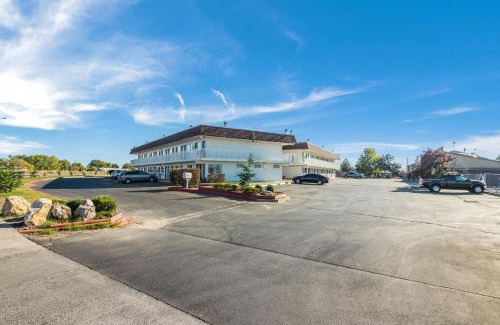 Moses Lake Hotel | Motel 6-Moses Lake, WA