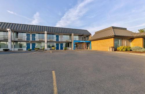 Mount Jackson Hotel | Motel 6-Mount Jackson, VA - Shenandoah