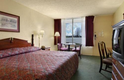 Mount Jackson Hotel | Motel 6-Mount Jackson, VA - Shenandoah