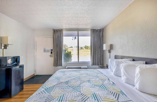 Mount Jackson Hotel | Motel 6 Mount Jackson, VA - Shenandoah