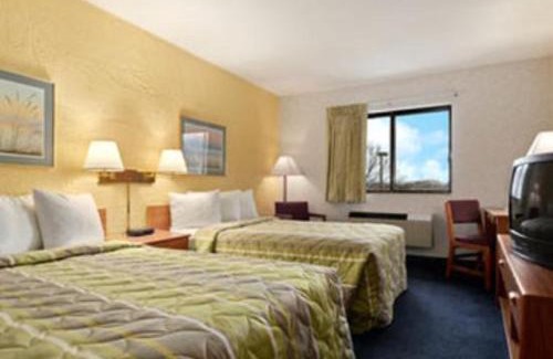 Naperville Hotel | Motel 6-Naperville, IL
