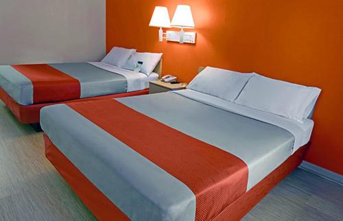 New Cumberland Hotel | Motel 6-New Cumberland, PA - Harrisburg - Hershey South