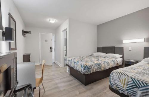 Normal Hotel | Motel 6-Normal, IL - Bloomington Area