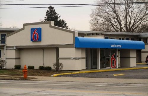 North Olmsted Hotel | Motel 6-North Olmsted, OH - Cleveland