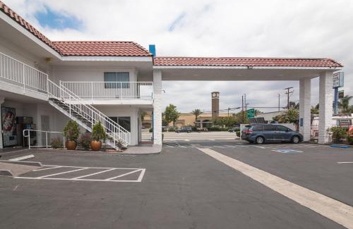 Norwalk Hotel | Motel 6-Norwalk, CA
