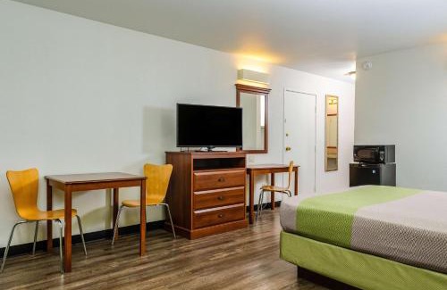 Oakdale Hotel | Motel 6 Oakdale, Ca