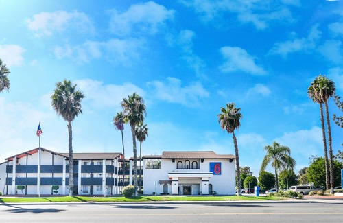 Ontario Hotel | Motel 6-Ontario, CA - Convention Center - Airport