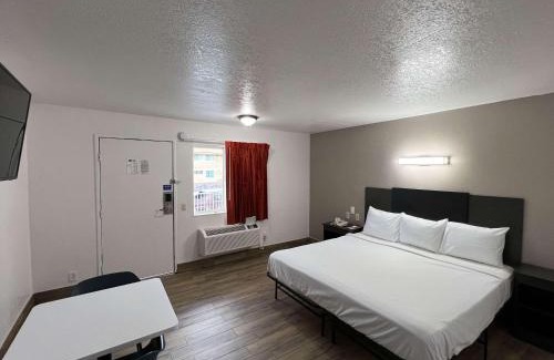 Anaheim Hills Hotel | Motel 6-Orange, CA - Anaheim