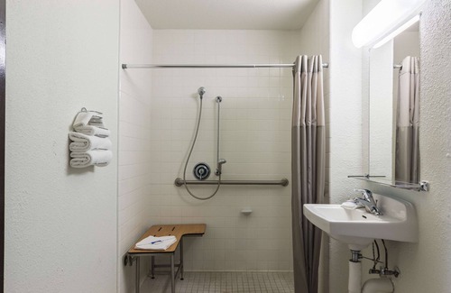 Oroville Hotel | Motel 6 Oroville, CA