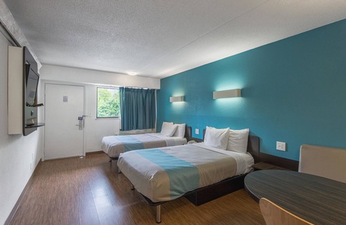 Overland Park Hotel | Motel 6 Overland Park, KS