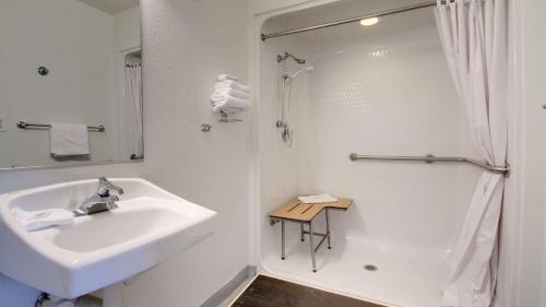 Owensboro Hotel | Motel 6-Owensboro, KY