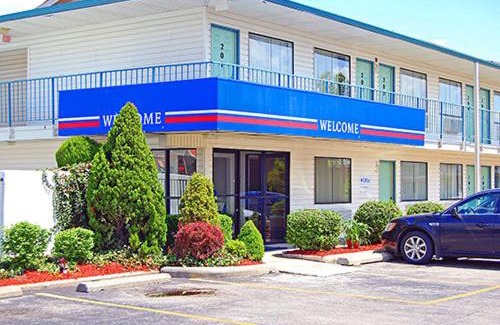 Owensboro Hotel | Motel 6-Owensboro, KY