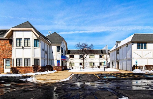 Palatine Hotel | Motel 6-Palatine, IL - Chicago Northwest